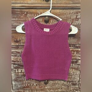 Le Lis Purple Sleeveless Sweater. Size small. NWT.